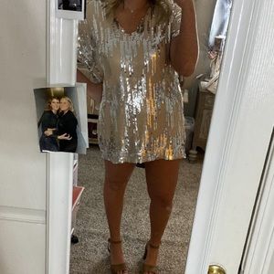 Short sleeve sequined dress